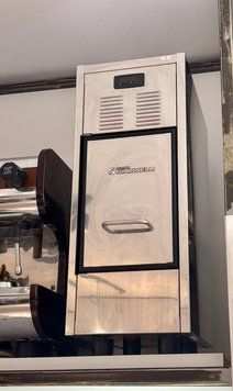 Холодильник для зберігання молока Nuova Simonelli б/в 0001000 фото